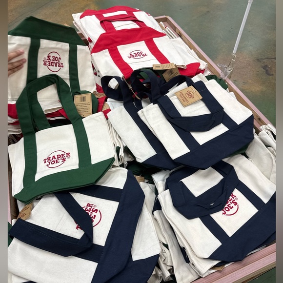 New Trader Joe's Red Mini Tote Bag - Picture 2 of 2